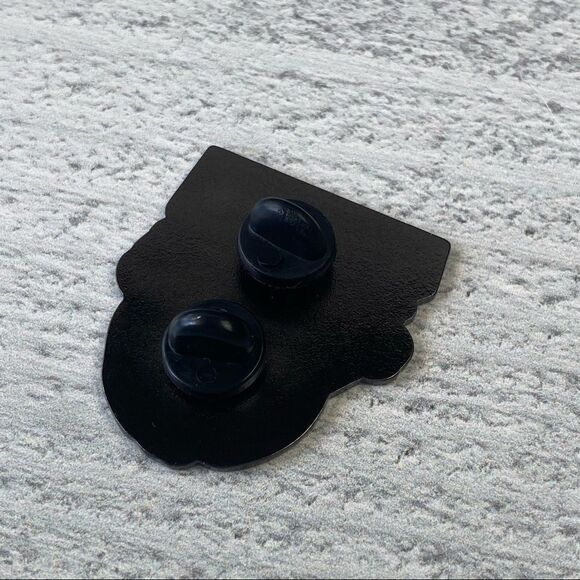 Oprah Winfrey Enamel Pin/ Brooch Lapel - Picture 4 of 6